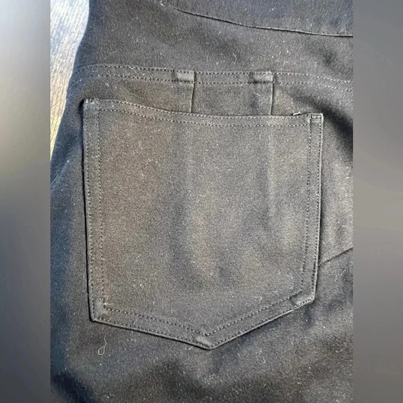 TORRID | ladies plus size knit cropped pants. Size: 22R - Picture 2 of 15